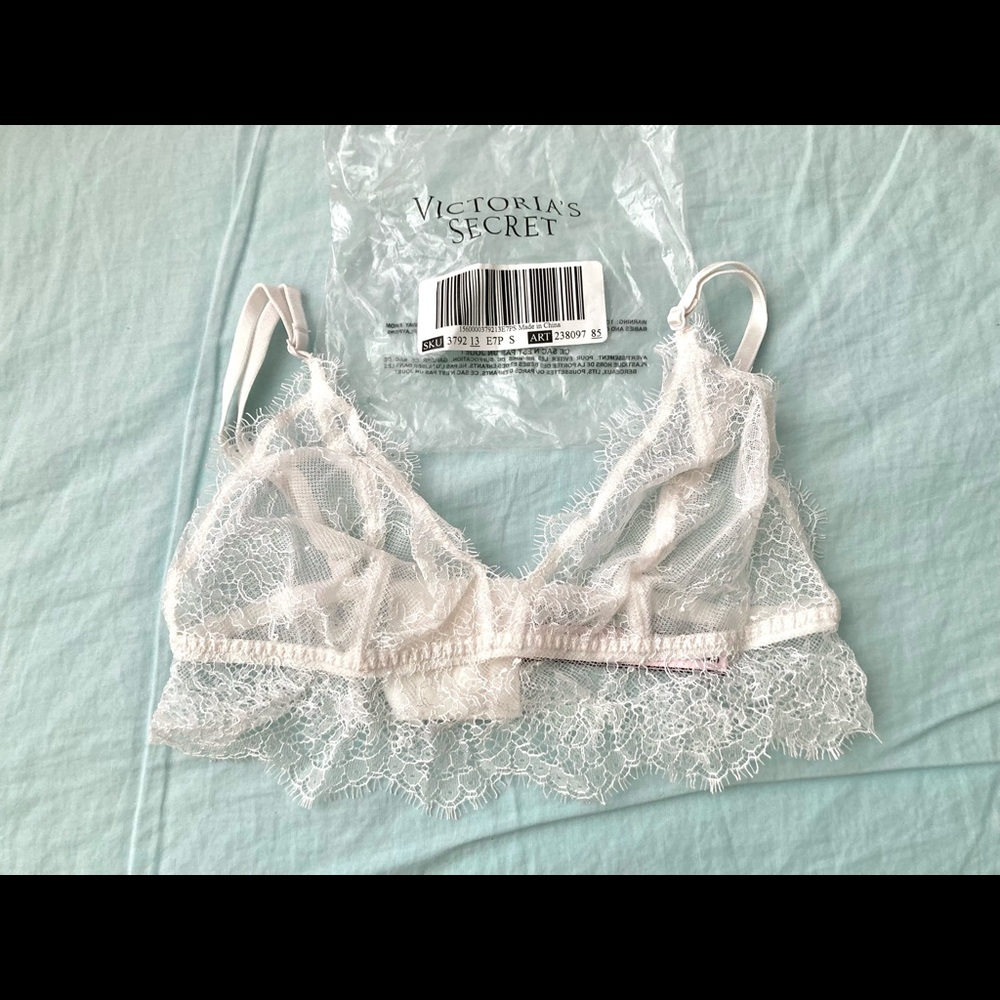 Victoria’s Secret Chantilly Lace Bralette Coconut White